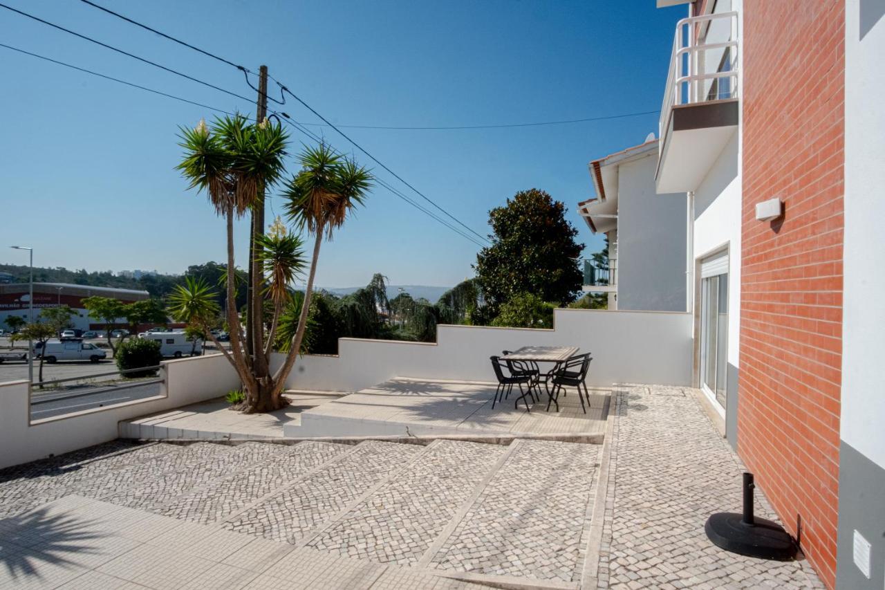 8 Rodrigues Family House - Villa With Patio Nazaré Eksteriør billede
