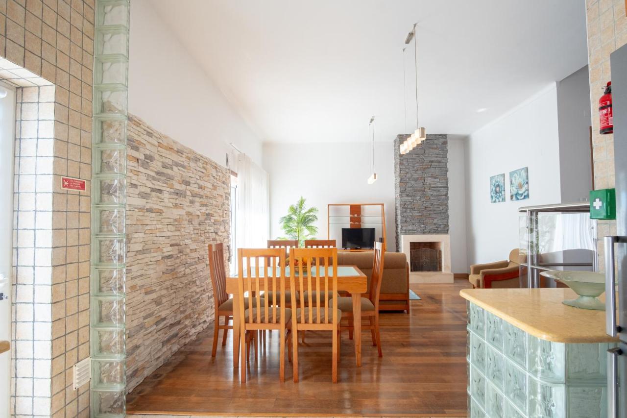 8 Rodrigues Family House - Villa With Patio Nazaré Eksteriør billede